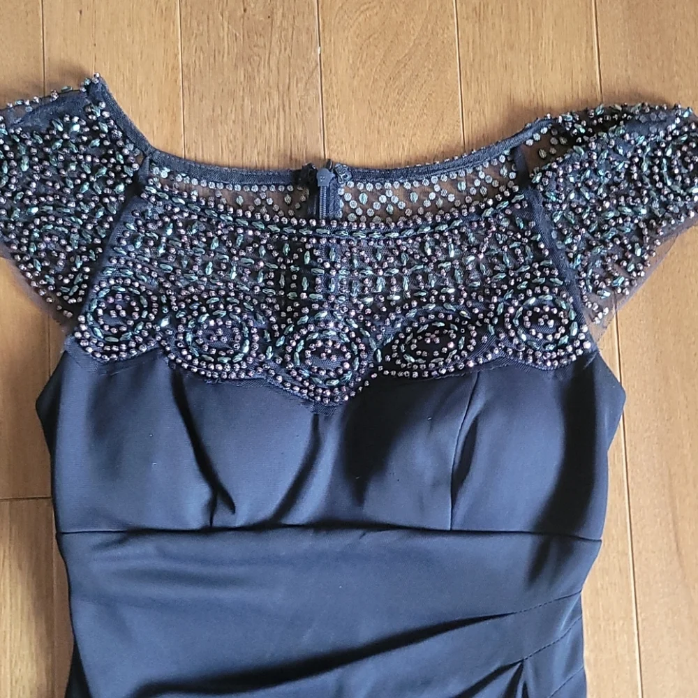 Cache evening dress with beaded neckline‎